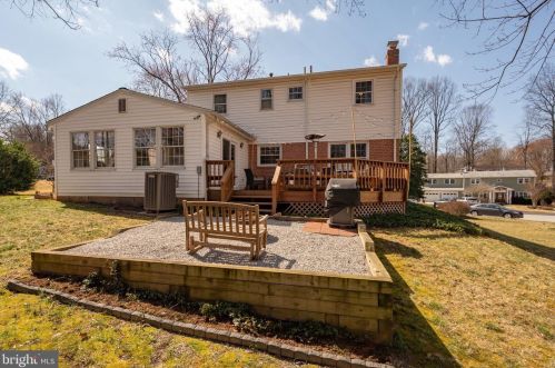 6705 Little Ann Ct, Springfield VA  22152-2629 exterior