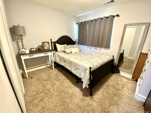 6678 Clifford St, Riverside CA  92504-2105 exterior