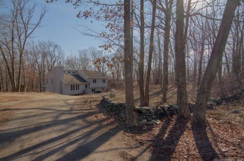 139 Rattlesnake Ledge Rd, Colchester, CT 06420-3626