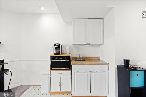 7909 Pebble Brook Ct, Springfield VA  22153-2618 exterior