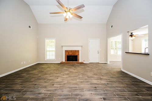 1017 Crown River Pkwy, Mcdonough GA  30252-4583 exterior
