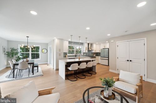 1610 Noyes Dr, Silver Spring MD  20910-2224 exterior