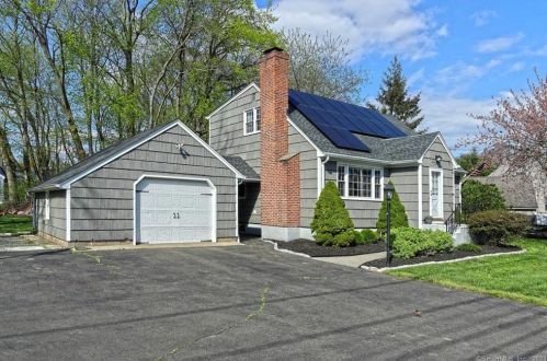322 Rock Ln, Milford, CT 06460-3833