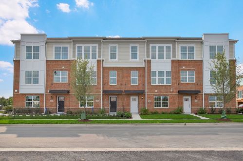 2933 Showplace Dr, Naperville, IL 60564-5055