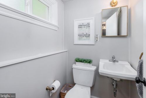 1205 Oakwood Rd, Haddonfield NJ 08033-3632 exterior