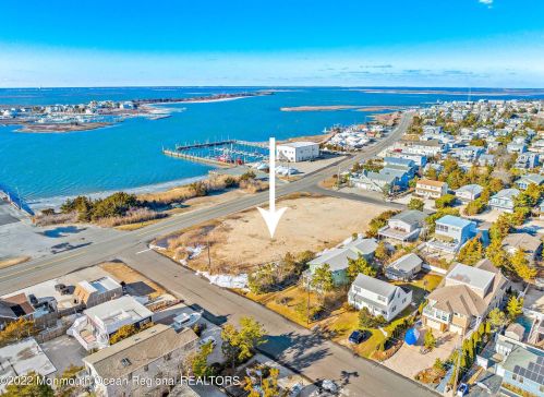 1602 Bayview Ave, Barnegat Light, NJ 08006-1577