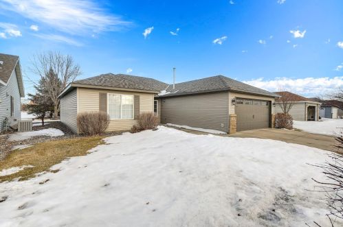 36 Willow Creek Dr, Saint Cloud, MN 56387-1643