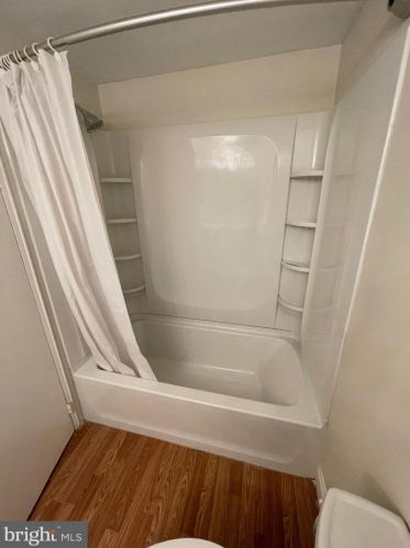 32 Valleybrook Dr, Lancaster PA  17601-4617 exterior