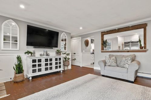27 Ivy Pl, Norwalk, CT 06854-1405