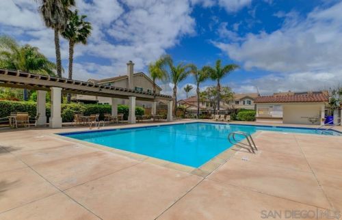 4307 Meadow Spring Way, Oceanside CA  92057-6536 exterior