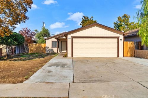 3205 Pine Ave, Fresno, CA 93703-4054