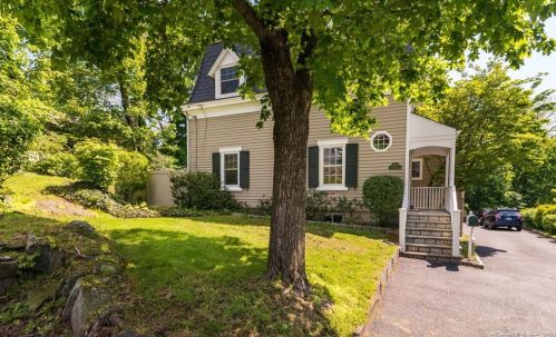 168 Elm St, Greenwich CT  06830-6641 exterior