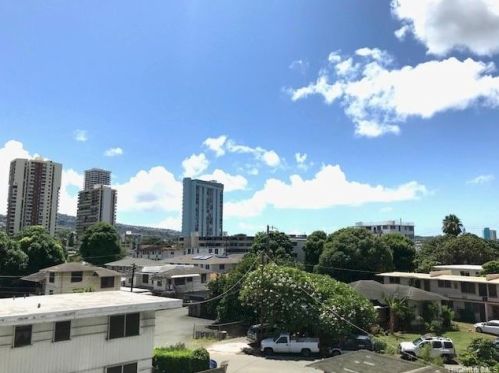 2440 Date St, Honolulu HI  96826-4601 exterior