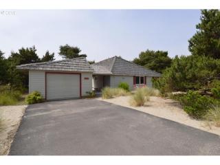 45850 Kinnikinnick Dr, Neskowin, OR 97149-2034