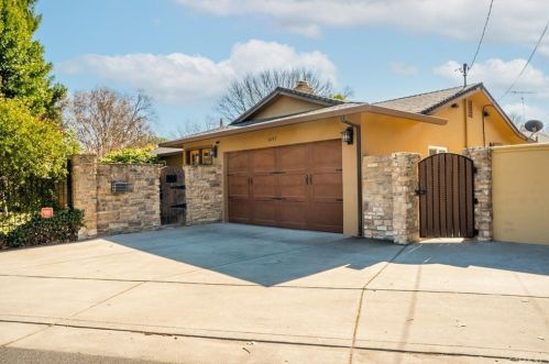1697 8th St, Chico, CA 95928-4104