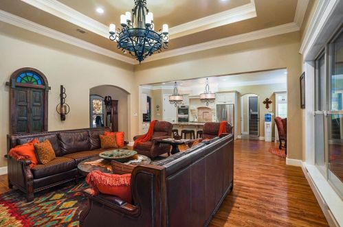 7200 Brady Oaks Dr, Fort Worth TX  76135-9055 exterior