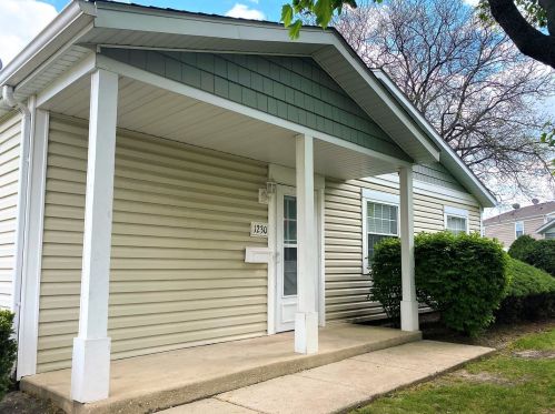 1230 Elder Ct, Wheeling, IL 60090-2216