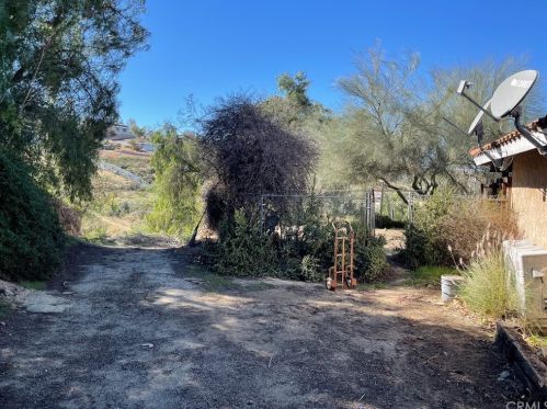 15747 Rancho Viejo Dr, Riverside CA  92506-5822 exterior