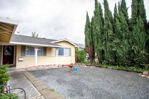 1023 Summerfield Dr, San Jose, CA 95121-2352