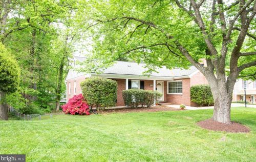 6152 Roxbury Ave, Springfield VA  22152-1624 exterior