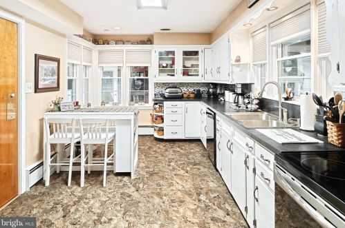 121 Blooming Grv Rd, Hanover PA 17331-8534 exterior