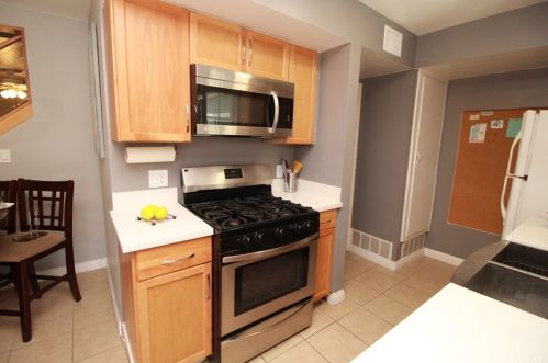 716 Fairhaven St, Anaheim CA  92801-4002 exterior