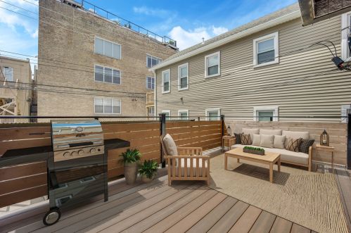 1308 Bosworth Ave, Chicago IL  60642-2345 exterior