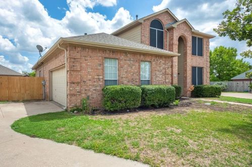 526 Valarie Ln, Midlothian TX  76065-6914 exterior
