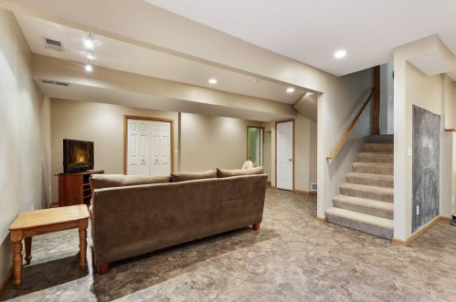 201 Dunbar Way, Saint Paul MN  55115-2815 exterior