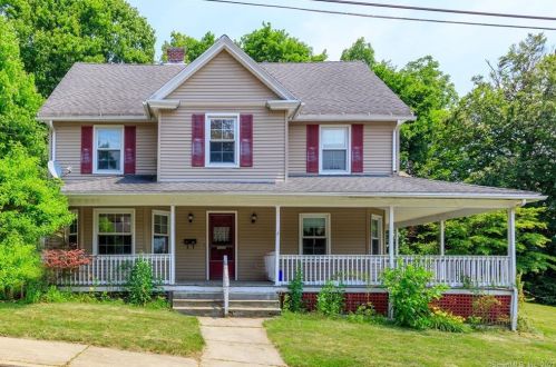 36 Seward St, Putnam, CT 06260-2314