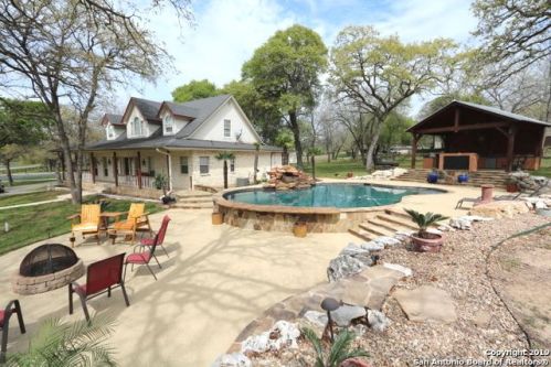 179 Home Place Dr, Adkins, TX 78101-2636