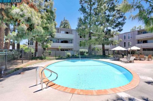 1699 Laguna St, Concord CA  94520-2976 exterior