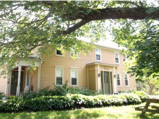 589 Silver St, Portsmouth, NH 03869-5415