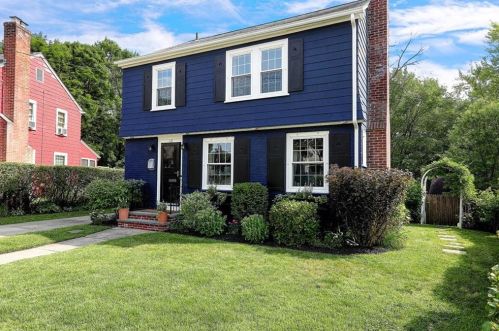 69 Alhambra Cir, Providence, RI 02905-3416