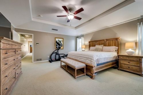 9672 Atherton Dr, Dallas TX  75243-6135 exterior