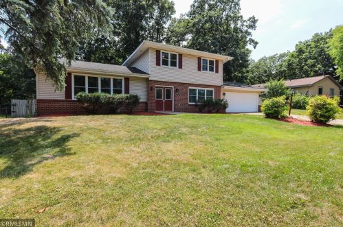 7217 Courtly Rd, Saint Paul, MN 55125-4003