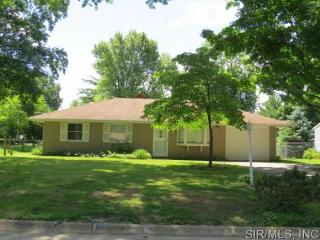 604 Saint Anthony Dr, Godfrey IL  62035-2157 exterior