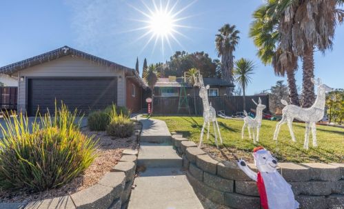 500 Burlington Dr, Vacaville, CA 95687-5723