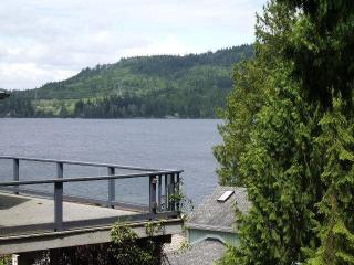 38 Point Dr, Bellingham, WA 98229-7929
