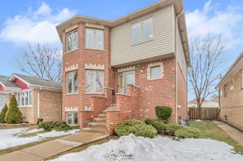 3921 Clarence Ave, Forest View, IL 60402-4110