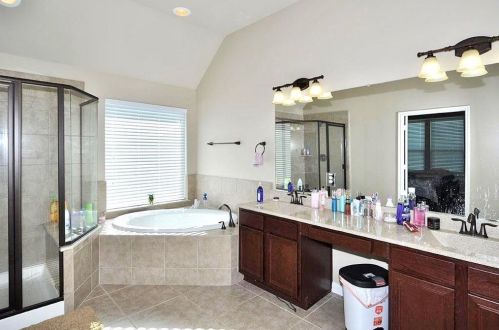 219 Round Lake Dr, Richmond TX  77469-1780 exterior