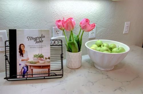 1916 Inverness Dr, Medford OR  97504-5124 exterior