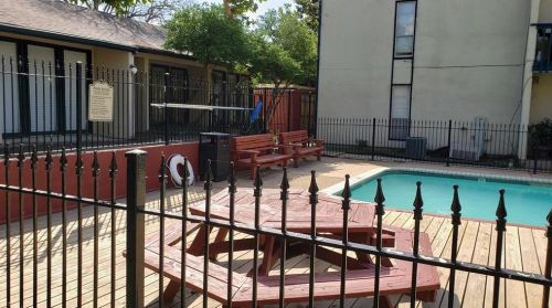 7155 Fair Oaks Ave, Dallas TX  75231-6176 exterior