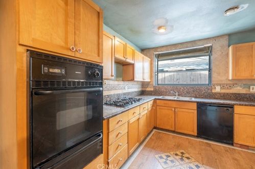 2130 Spinnaker St, Anaheim CA  92802-4930 exterior