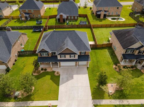 225 Misty Valley Ln, Bonaire, GA 31005-3654