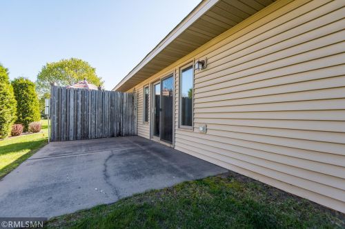 201 Tuttle Dr, Hastings, MN 55033-8804