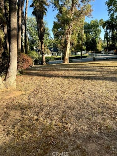 5161 Victoria Ave, Riverside CA  92506-1564 exterior
