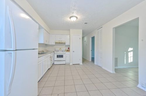 2843 Woodfield Dr, Rex GA 30273-2004 exterior