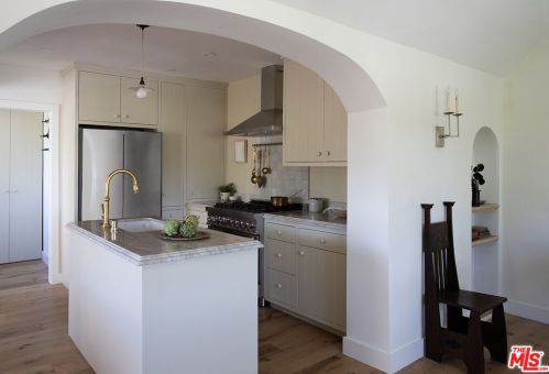 1410 Stanford Dr, Glendale CA  91205-3615 exterior