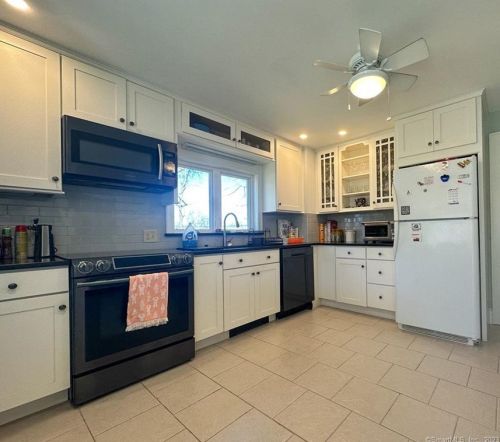 35 West St, Middletown CT  06457-3007 exterior